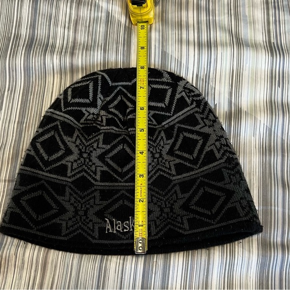 Men’s Alaska beanie. Good used condition. - Picture 4 of 5